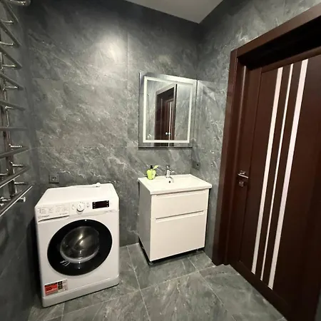 Apartment віп вул під голоском 15 б 9-2 *