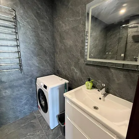 віп вул під голоском 15 б 9-2 *