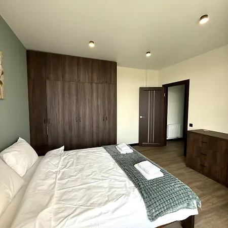 Apartment віп вул під голоском 15 б 9-2 *