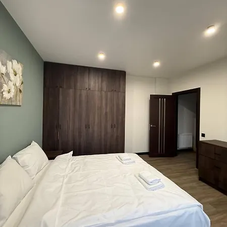 віп вул під голоском 15 б 9-2 Apartment *