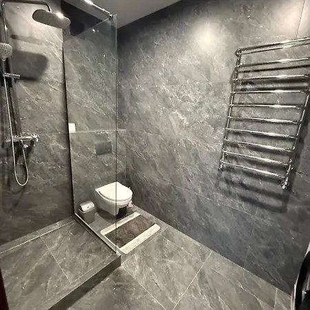 Apartment віп вул під голоском 15 б 9-2 *