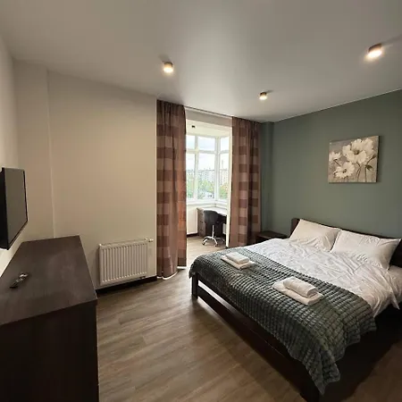 віп вул під голоском 15 б 9-2 Apartment *