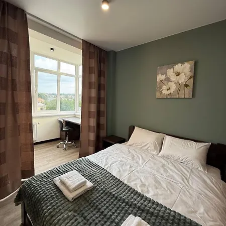 Apartment віп вул під голоском 15 б 9-2 *