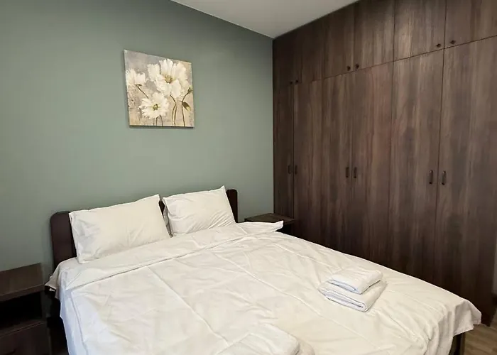 віп вул під голоском 15 б 9-2 *