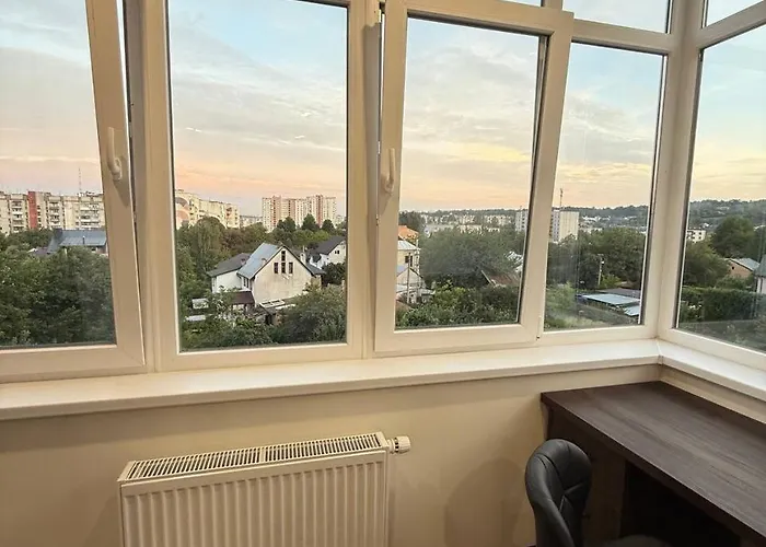 віп вул під голоском 15 б 9-2 リヴィウ