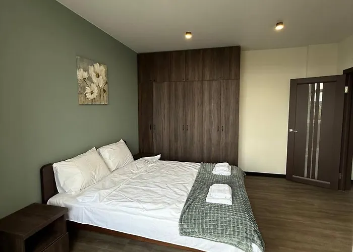 アパート віп вул під голоском 15 б 9-2 *