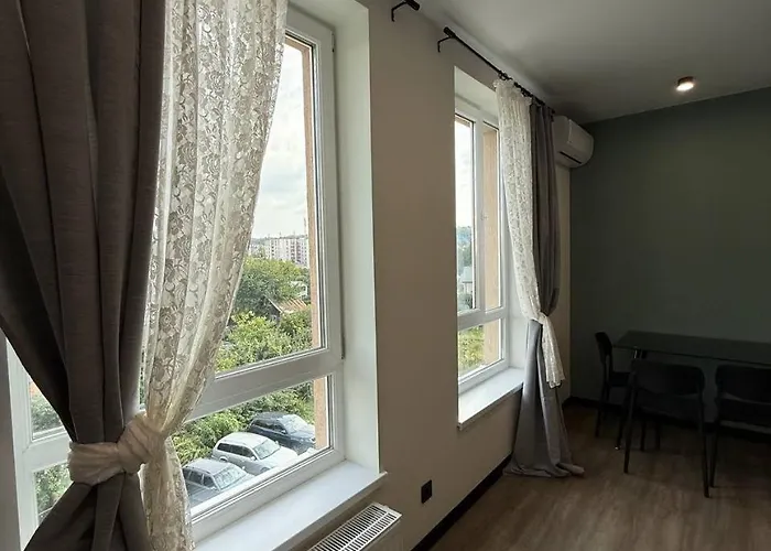 віп вул під голоском 15 б 9-2 *