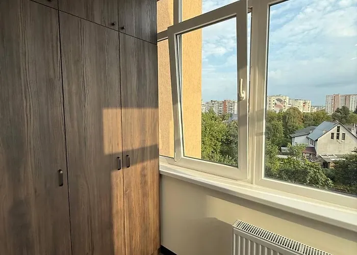 віп вул під голоском 15 б 9-2 リヴィウ